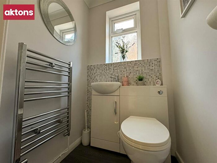 3 Bedroom Detached House For Sale In Ridgeway, Machen, Caerphilly, CF83