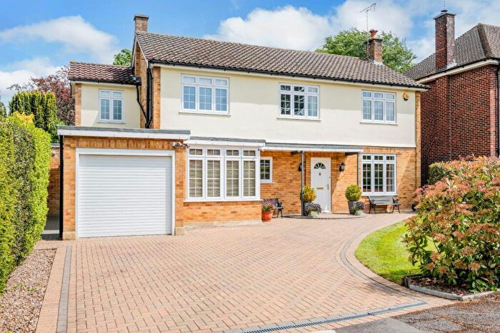 4 Bedroom Detached House For Sale In Dorling Drive, Epsom, KT17