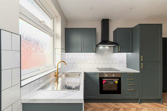 2 Bedroom Flat To Rent In Heaton Park View, Heaton, Newcastle Upon Tyne, NE6