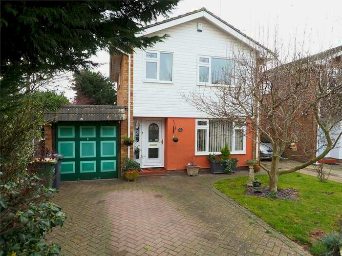 3 Bedroom Detached House For Sale In Rayleigh, Essex, SS6