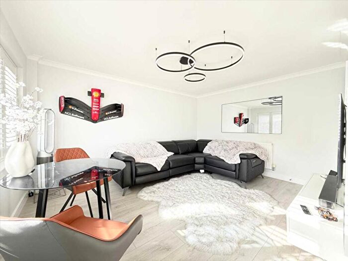 2 Bedroom Maisonette For Sale In Belfairs Court, SS9