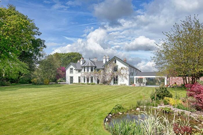 6 Bedroom Country House For Sale In Tiptoe Road, Wootton, BH25