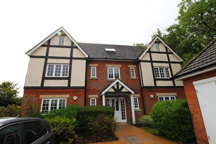 2 Bedroom Flat For Sale In Byron House, Sheridan Court, HP12