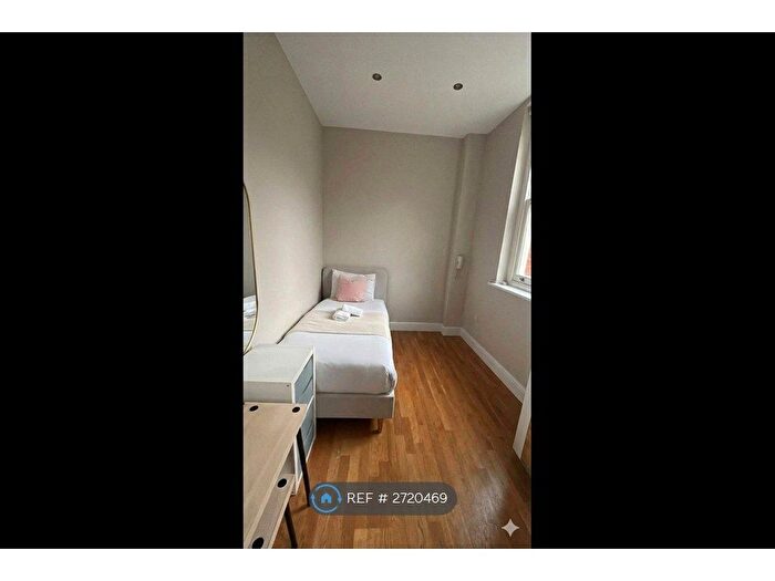 Studio To Rent In London, London, NW6