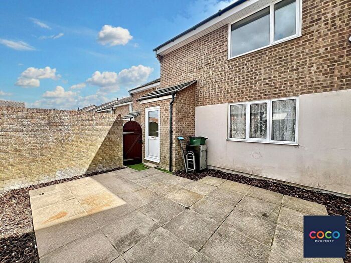 1 Bedroom Flat For Sale In Higher End, Chickerell, DT3