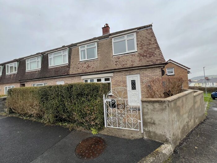 4 Bedroom Semi-Detached House To Rent In Crispin Avenue, Carmarthen, Carmarthenshire, SA31