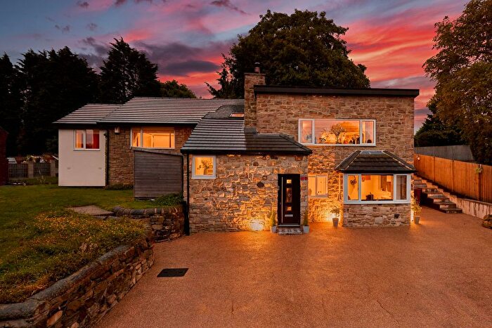 4 Bedroom Detached House For Sale In Almshouse Lane, Newmillerdam, WF2