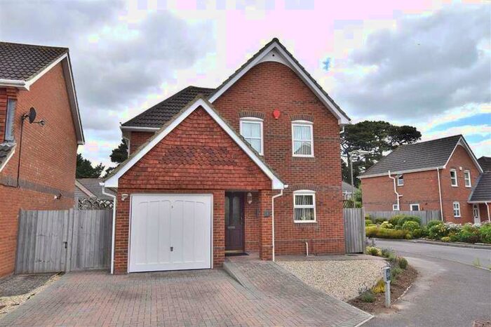 3 Bedroom Detached House To Rent In Seddon Close, Barton On Sea, BH25