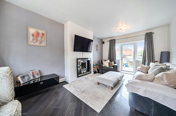 4 Bedroom Semi-Detached House For Sale In Kings Drive, Middleton, Manchester, M24