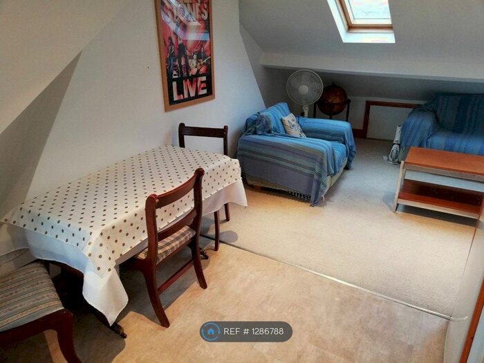 1 Bedroom Flat To Rent In Crowther Road, London SE25