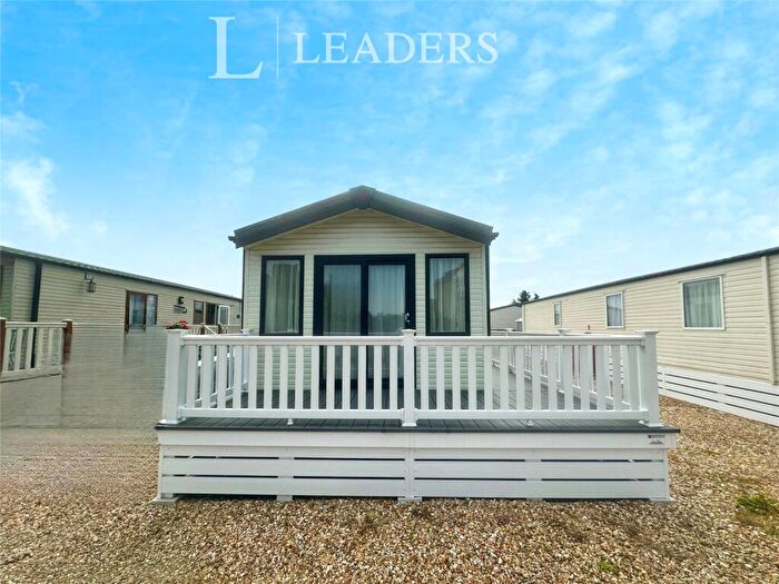2 Bedroom Mobile Home For Sale In Melville Road, Southsea, Hampshire, PO4