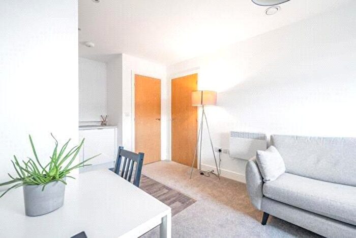 1 Bedroom Apartment To Rent In The Lock Apartments, Town Centre, Swindon, SN1