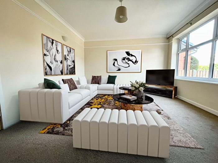 1 Bedroom Maisonette To Rent In Copners Drive, Holmer Green, HP15