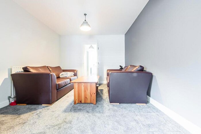 2 Bedroom Flat To Rent In Amble Grove, Sandyford, NE2