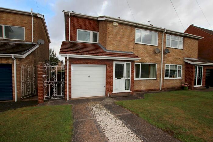 3 Bedroom Semi-Detached House To Rent In Haigh Croft, Royston, Barnsley, S71