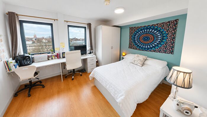 Studio To Rent In Chatham Place, Liverpool, Merseyside, L7