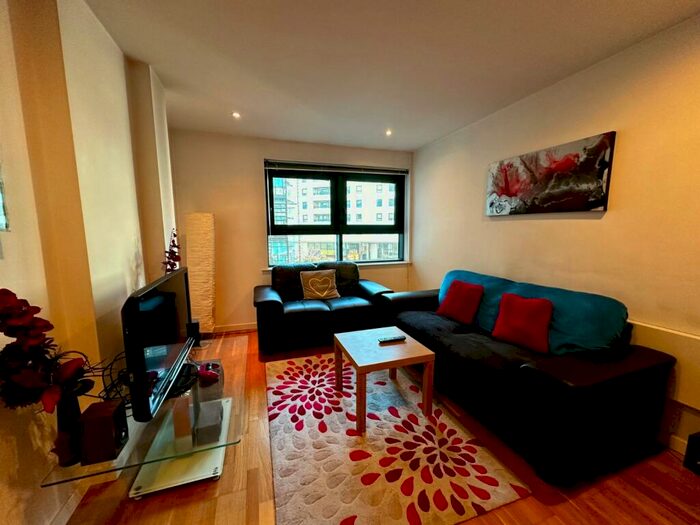 1 Bedroom Flat To Rent In Gateway East, Marsh Lane, Leeds, West Yorkshire, LS9