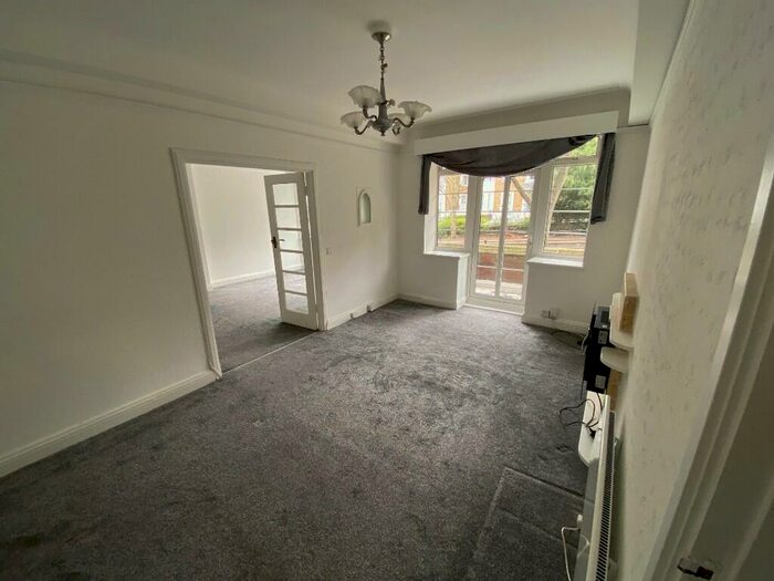 2 Bedroom Flat To Rent In Belsize Avenue, London, NW3