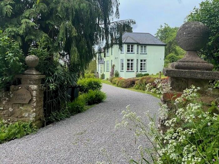 3 Bedroom Detached House To Rent In , GL15