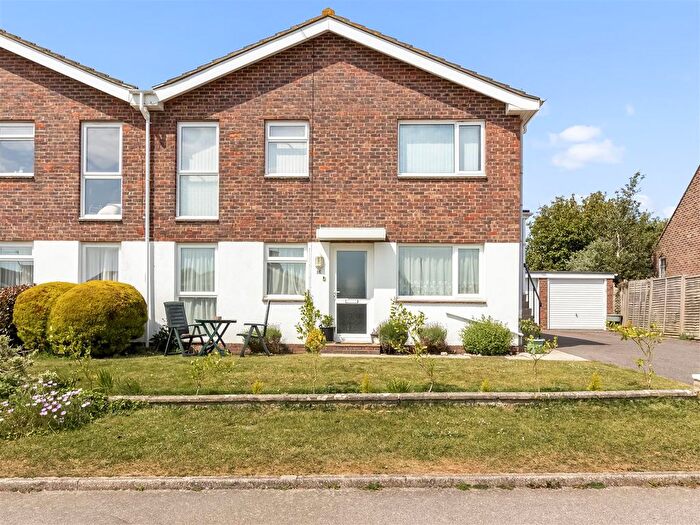 1 Bedroom Flat For Sale In Westlands, Ferring, BN12