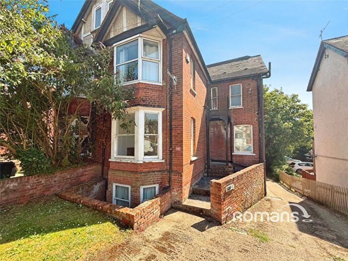1 Bedroom Flat To Rent In West Wycombe Road, High Wycombe, Buckinghamshire, HP12