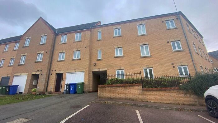 2 Bedroom Flat To Rent In Brook View, Grange Park, Northampton NN4