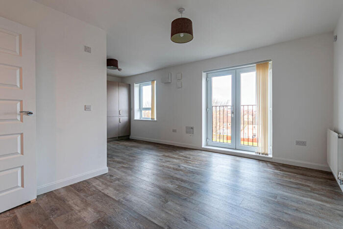 2 Bedroom Flat To Rent In L – South Gyle Broadway, Edinburgh, EH12