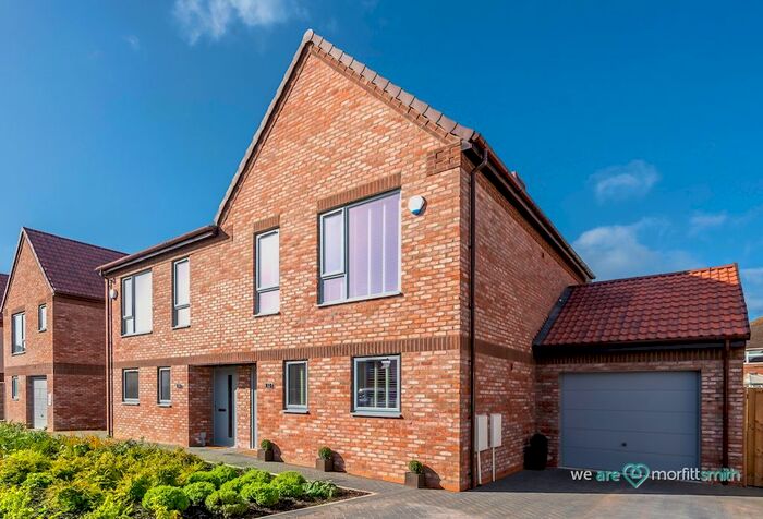 3 Bedroom Semi-Detached House For Sale In Knights Walk, Sutton, Retford, DN22