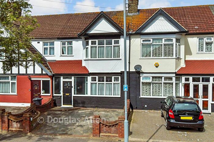 3 Bedroom Terraced House For Sale In Denham Drive, Gants Hill, Ilford, Essex, IG2