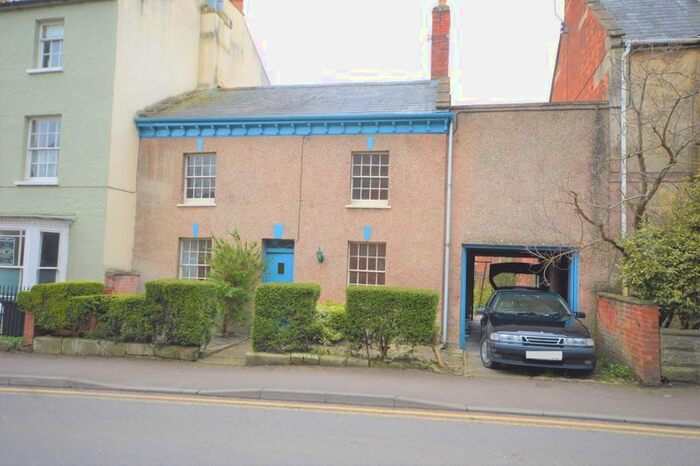 3 Bedroom Property To Rent In Lambrook Street, Glastonbury, BA6