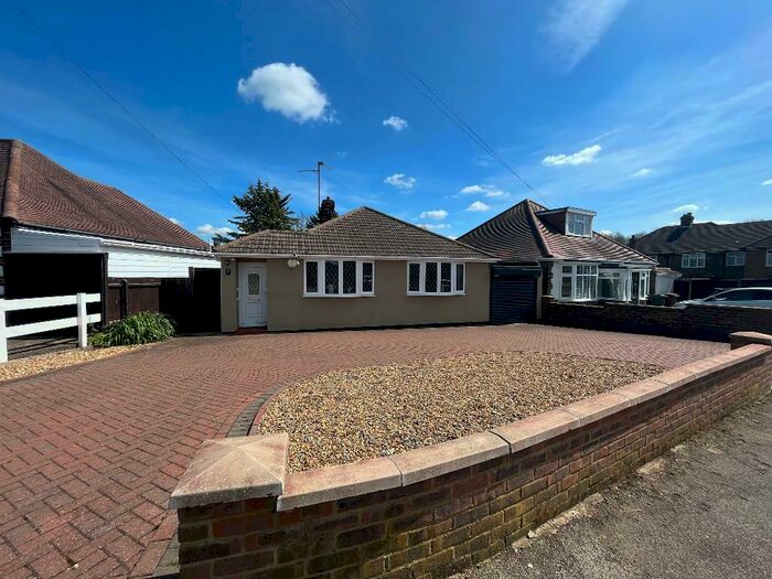 3 Bedroom Detached Bungalow For Sale In Mixes Hill Road, Stopsley, Luton, Bedfordshire, LU2