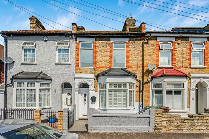 2 Bedroom Terraced House For Sale In George Road, Chingford, E4