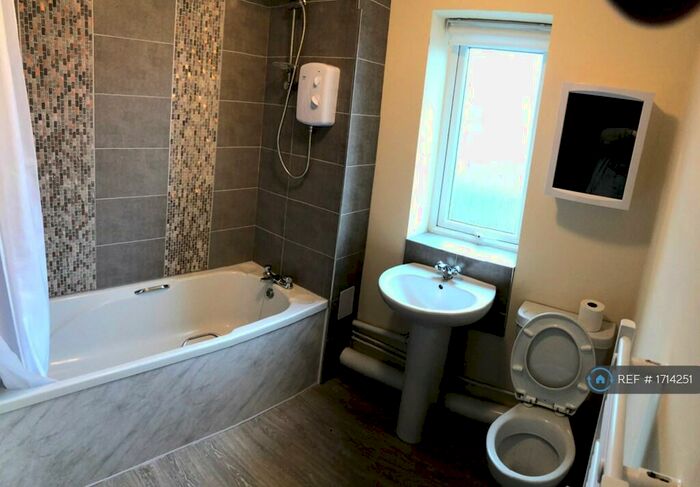 1 Bedroom Flat To Rent In Edmund House, Sheffield, S2