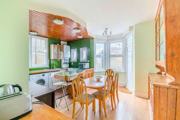 3 Bedroom Maisonette To Rent In Fuham Palace Road, Hammersmith, London, W6