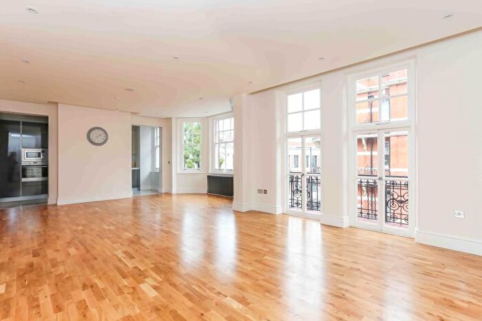 3 Bedroom Flat For Sale In Palace Mansions, Earsby Street, London, W14