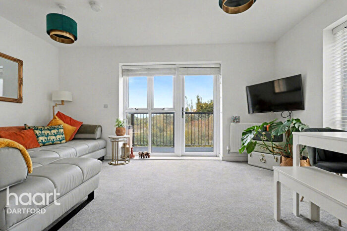 2 Bedroom Flat To Rent In Cresswell Road, Swanscombe, DA10