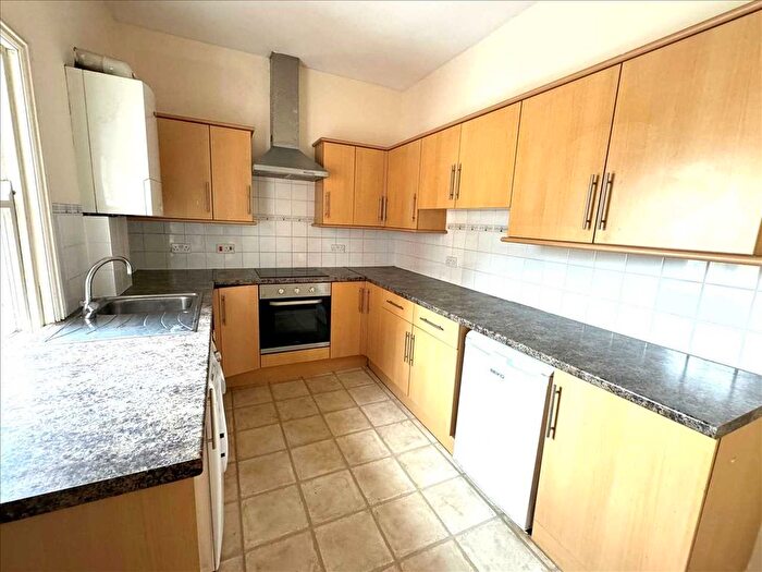 2 Bedroom Flat To Rent In Camden Road, Tunbridge Wells, TN1