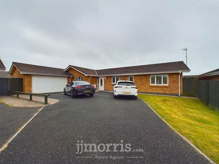 3 Bedroom Detached Bungalow For Sale In Skomer Drive, Milford Haven, SA73