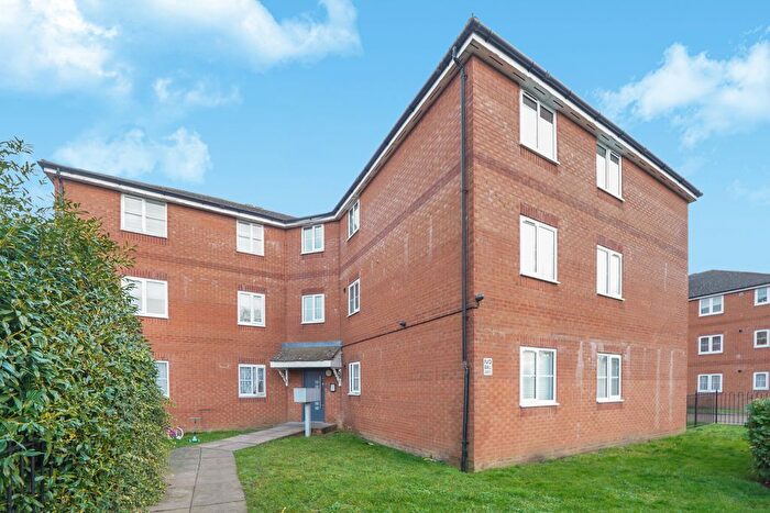 2 Bedroom Flat To Rent In Greenwood Avenue, Enfield, EN3