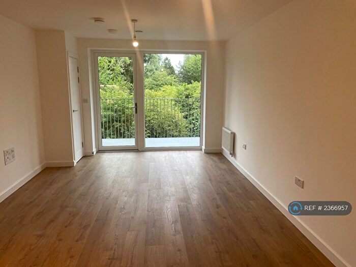 1 Bedroom Flat To Rent In Greenhithe, Stone, DA2