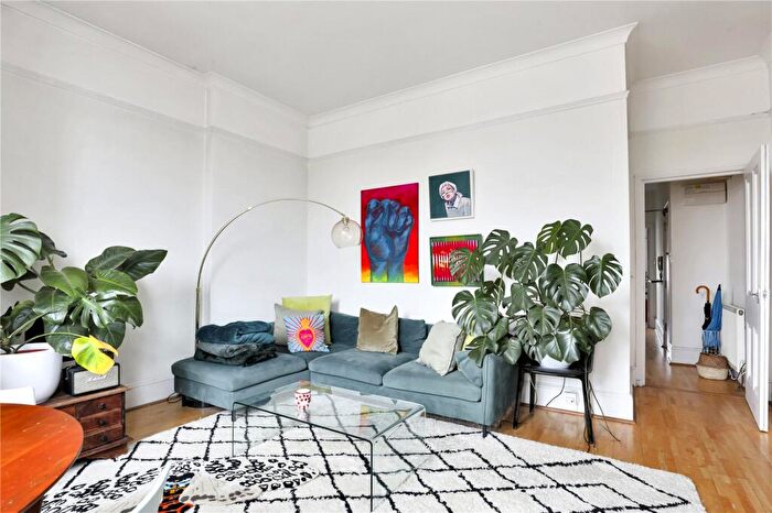 2 Bedroom Apartment To Rent In Beverley House, Castelnau, London, SW13