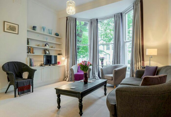 2 Bedroom Flat To Rent In Lndn-N - St. Lukes Road, London, W11