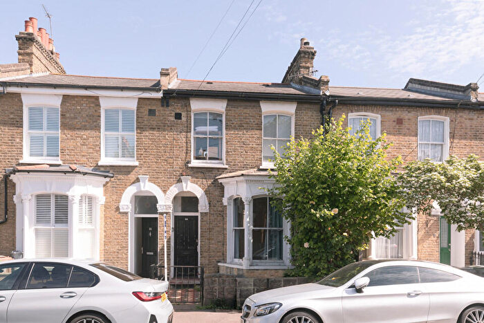 1 Bedroom Flat For Sale In Hunsdon Road, New Cross, London, SE14