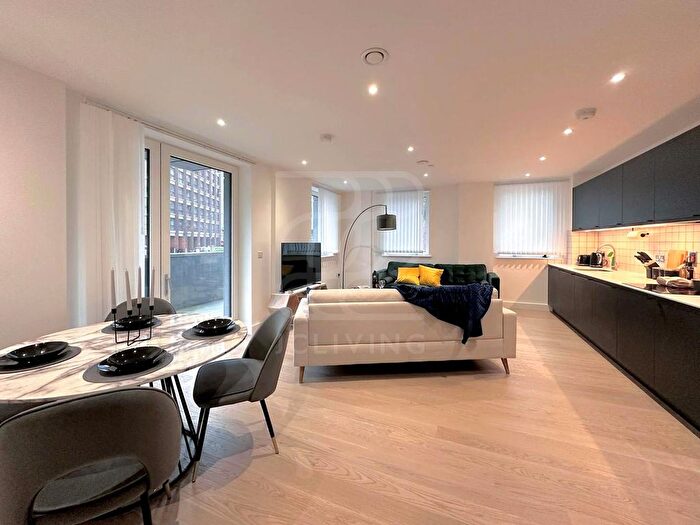 3 Bedroom Flat To Rent In Escapade Place, England, E14