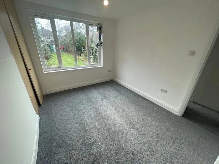 2 Bedroom Maisonette To Rent In Somerset Road, Barnet, EN5