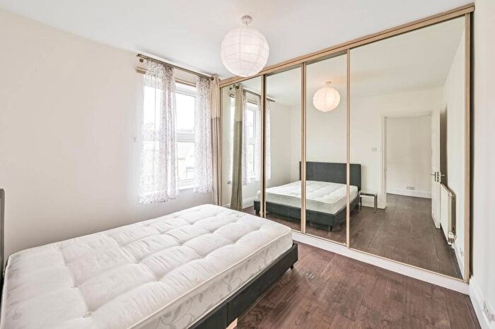 3 Bedroom Flat For Sale In Mill Lane, West Hampstead, London, NW6