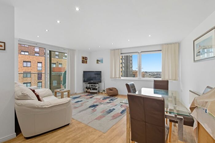 2 Bedroom Flat For Sale In Prince Regent Road, Hounslow, TW3