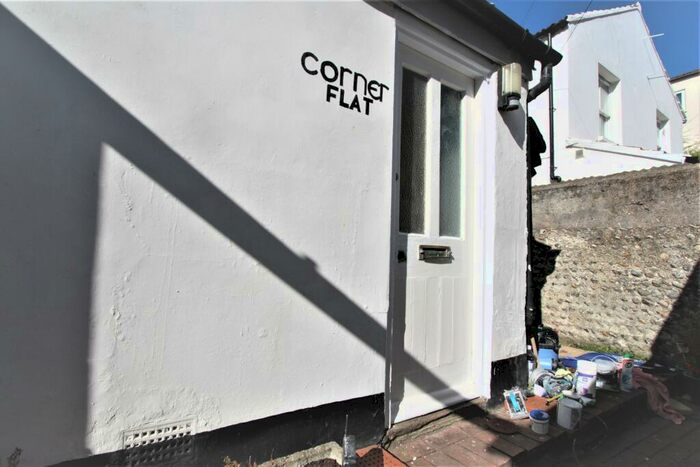 Flat To Rent In Western Place, Worthing, BN11