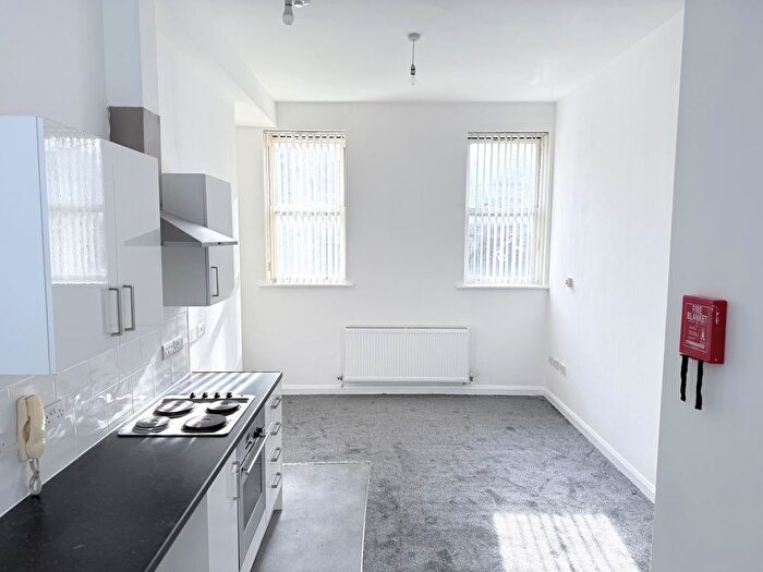 2 Bedroom Flat To Rent In Wellington Street, Failsworth, M35