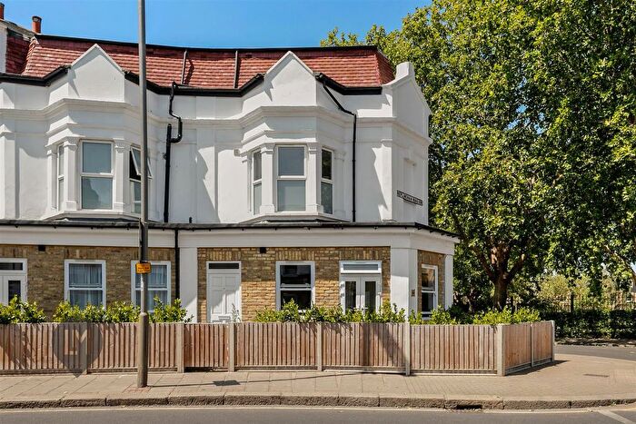 1 Bedroom Flat To Rent In Replingham Road, London, SW18
